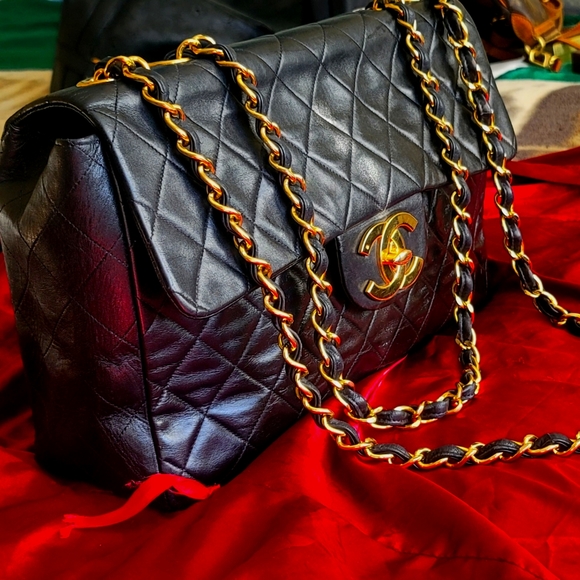 💯🔥Authentic🔥 XL CHANEL  Black Quilted Lambskin - Picture 6 of 6